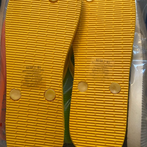 4 pack Island flip flops - Picture 4 of 6